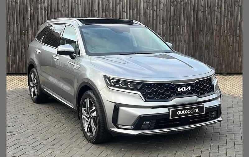 Grey Used 2024 Kia Sorento Vision SUV | £37,399 (Fair price) - Image 1/4