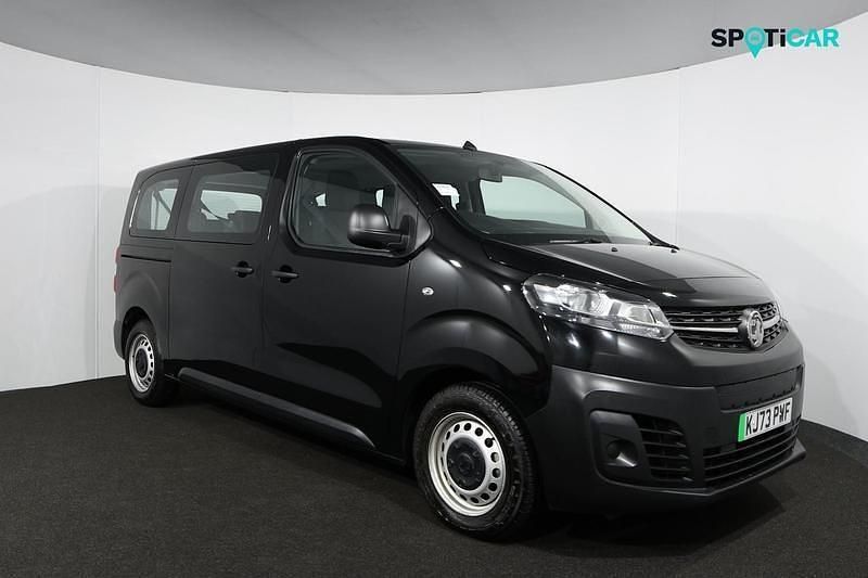 Second-hand Vauxhall Vivaro 100 kW (136 CP) 2024 Negru Monovolum