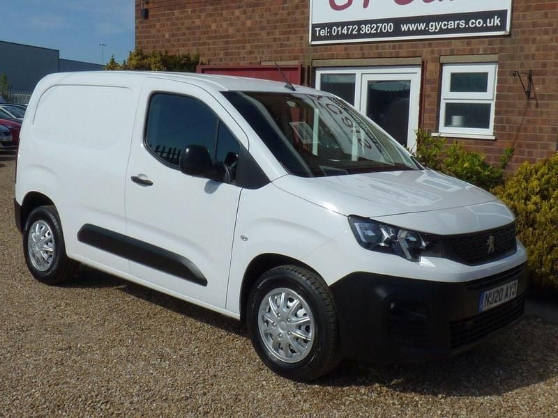 White Used 2020 Peugeot Partner MPV | £9,000 (A bit pricey) - Image 1/4