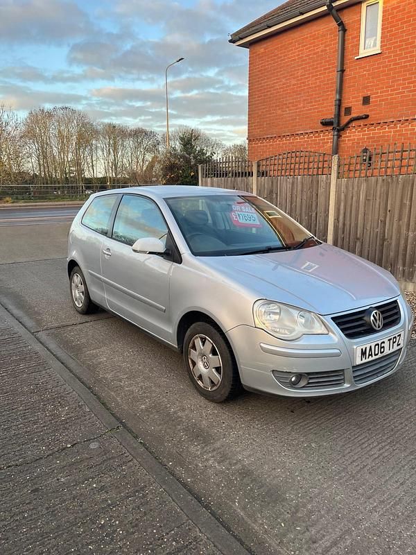 Used VW Polo S 55 HP (40 kW) 2006 Silver Hatchback