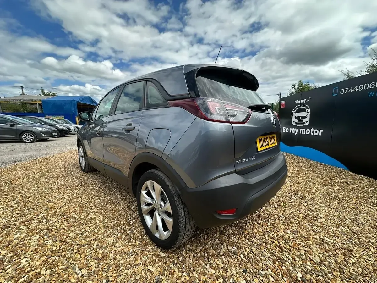 Used Vauxhall Crossland X 81 HP (59 kW) 2018 Grey SUV