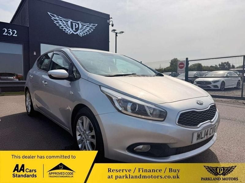 Silver Used 2014 Kia Ceed Hatchback | £3,895 (Fair price) - Image 1/4