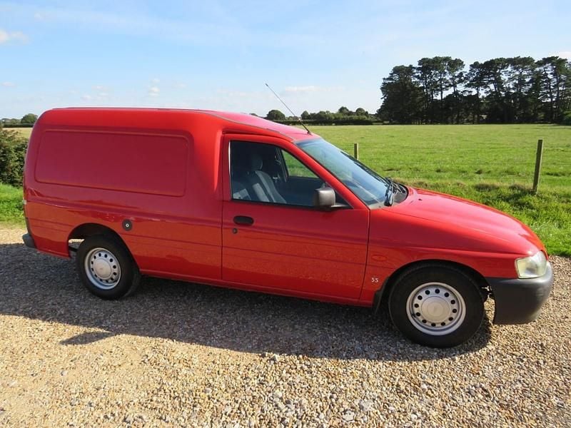 Used Ford Escort 2001 Red Van