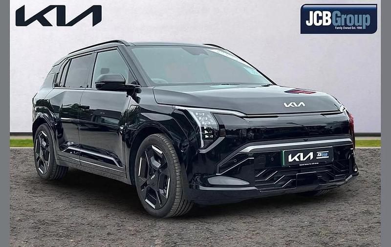 Black Used 2025 Kia EV3 GT-Line S SUV | £35,995 (Fair price) - Image 1/4