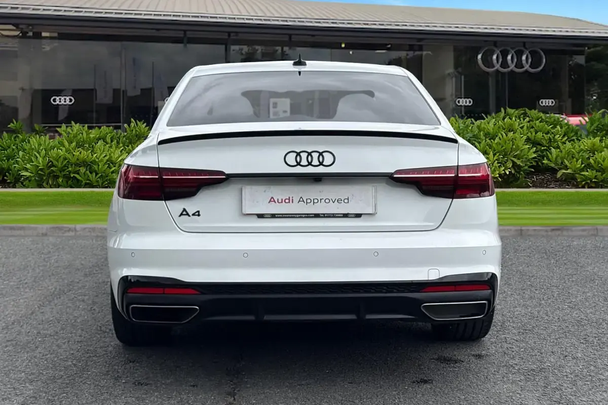 Used Audi A4 Black Edition 163 HP (119 kW) 2022 White Sedan