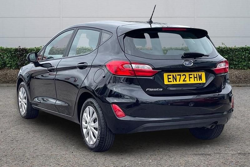 Usado Ford Fiesta Trend 101 HP (74 kW) 2022 Preto Citadino