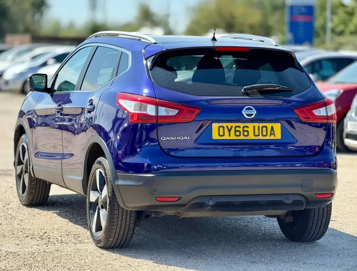 Used Nissan Qashqai N-Connecta 110 HP (80 kW) 2016 Blue SUV