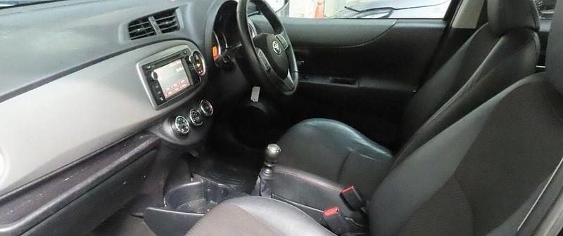 Used Toyota Yaris SR 2012 Black Hatchback