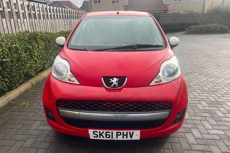 Used Peugeot 107 Sportium 68 HP (50 kW) 2011 Red Hatchback