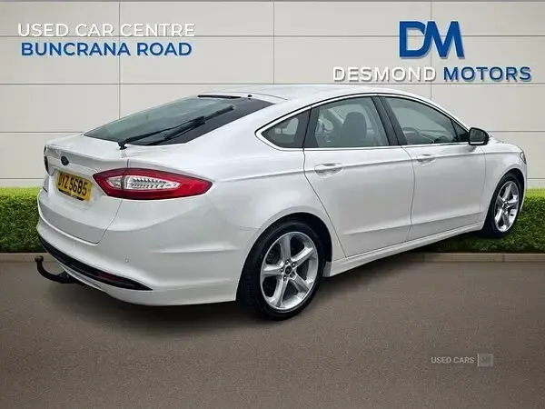 Used Ford Mondeo Titanium 165 HP (121 kW) 2018 White Hatchback