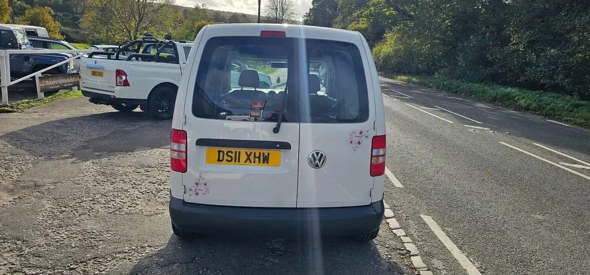 Used VW Caddy 75 HP (55 kW) 2011 White MPV