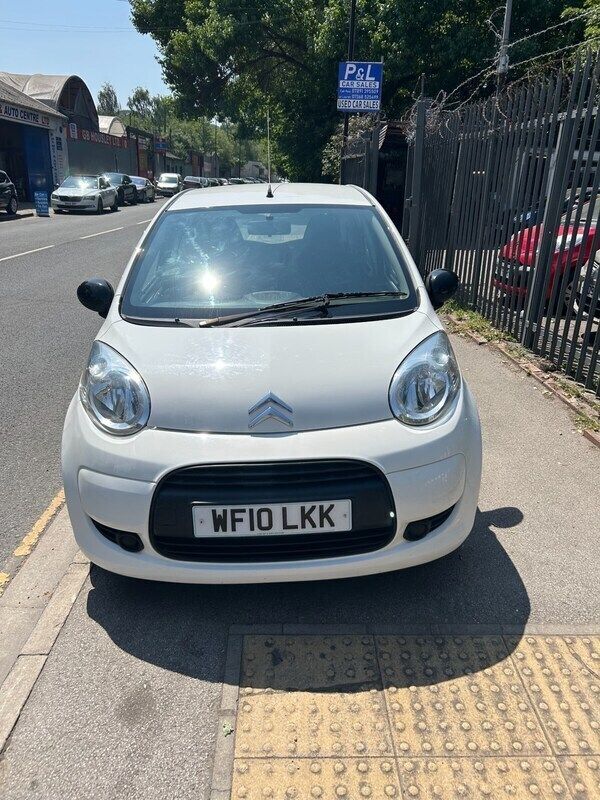 White Used 2010 Citroën C1 Hatchback | £1,795 (Fair price) - Image 1/4