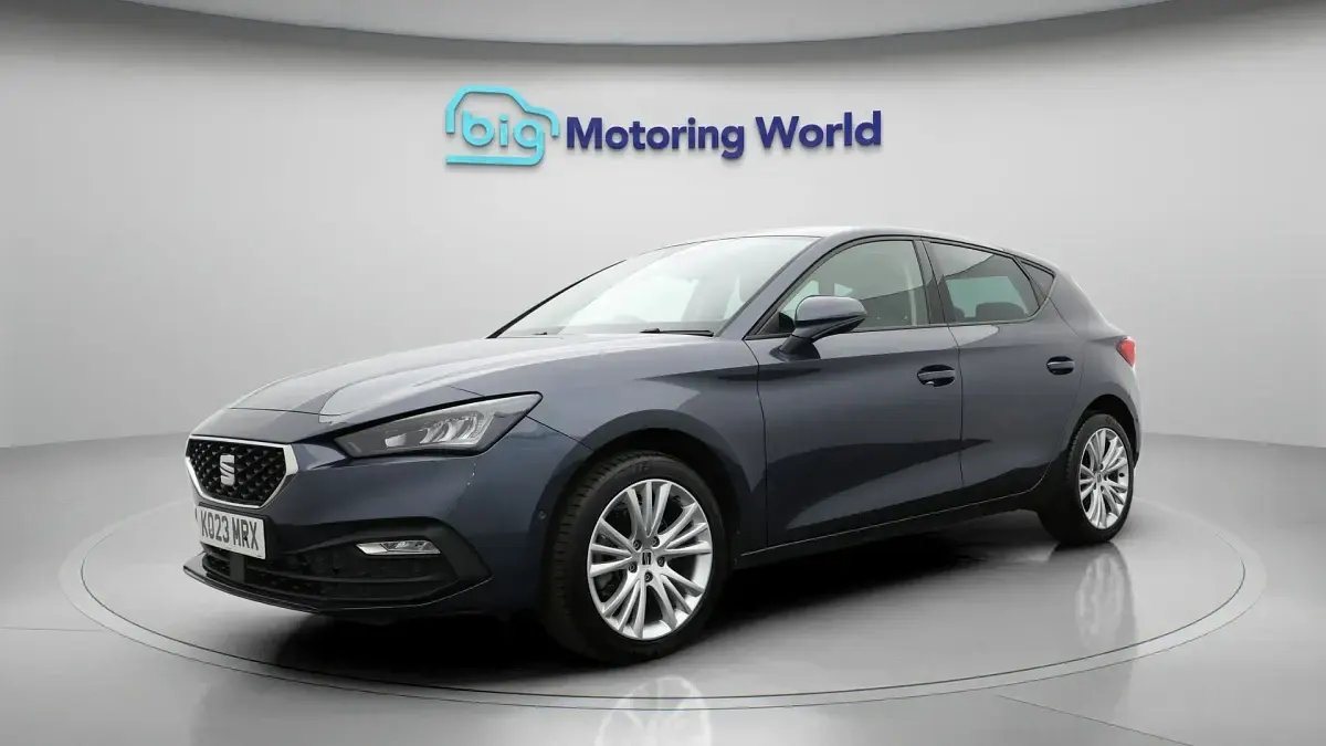 Used Seat Leon SE Dynamic 131 HP (96 kW) 2023 Grey Hatchback