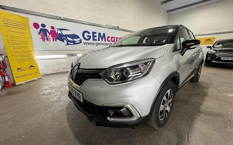 Second-hand Renault Captur Play 90 CP (66 kW) 2018 SUV