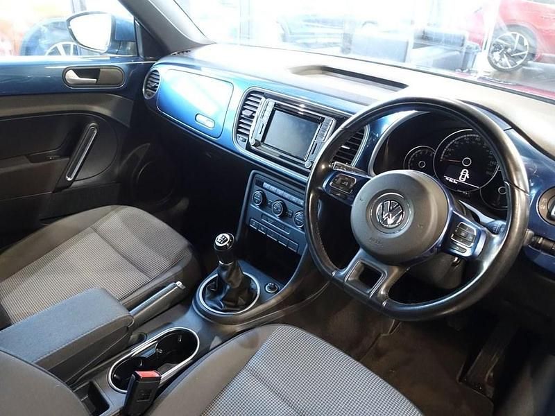 Used VW Beetle Design 150 HP (110 kW) 2016 Blue Hatchback