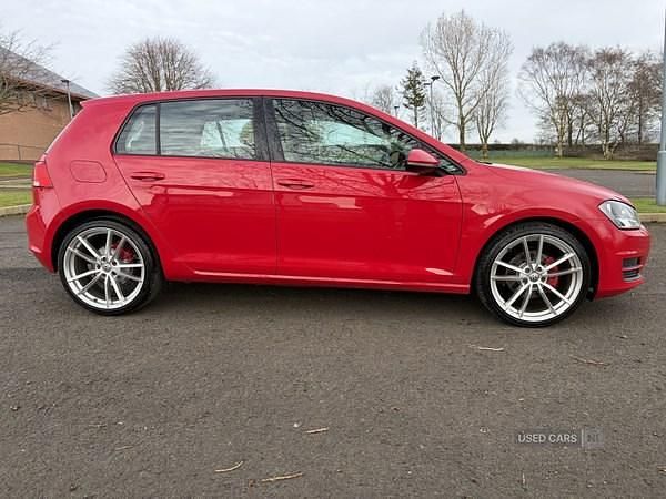 Used VW Golf VII Edition 110 HP (80 kW) 2016 Red Hatchback