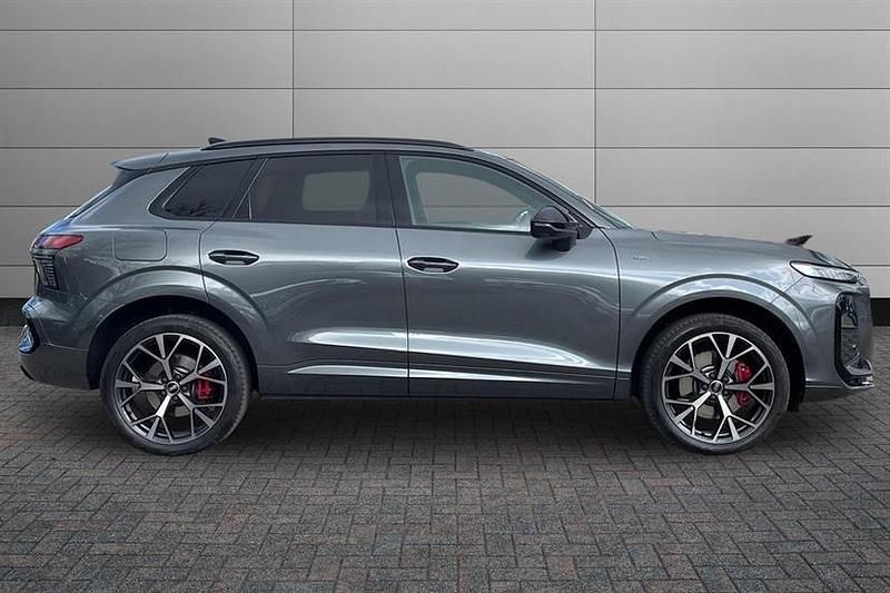 Used Audi Q3 Advanced 272 HP (200 kW) 2025 Daytona grey SUV