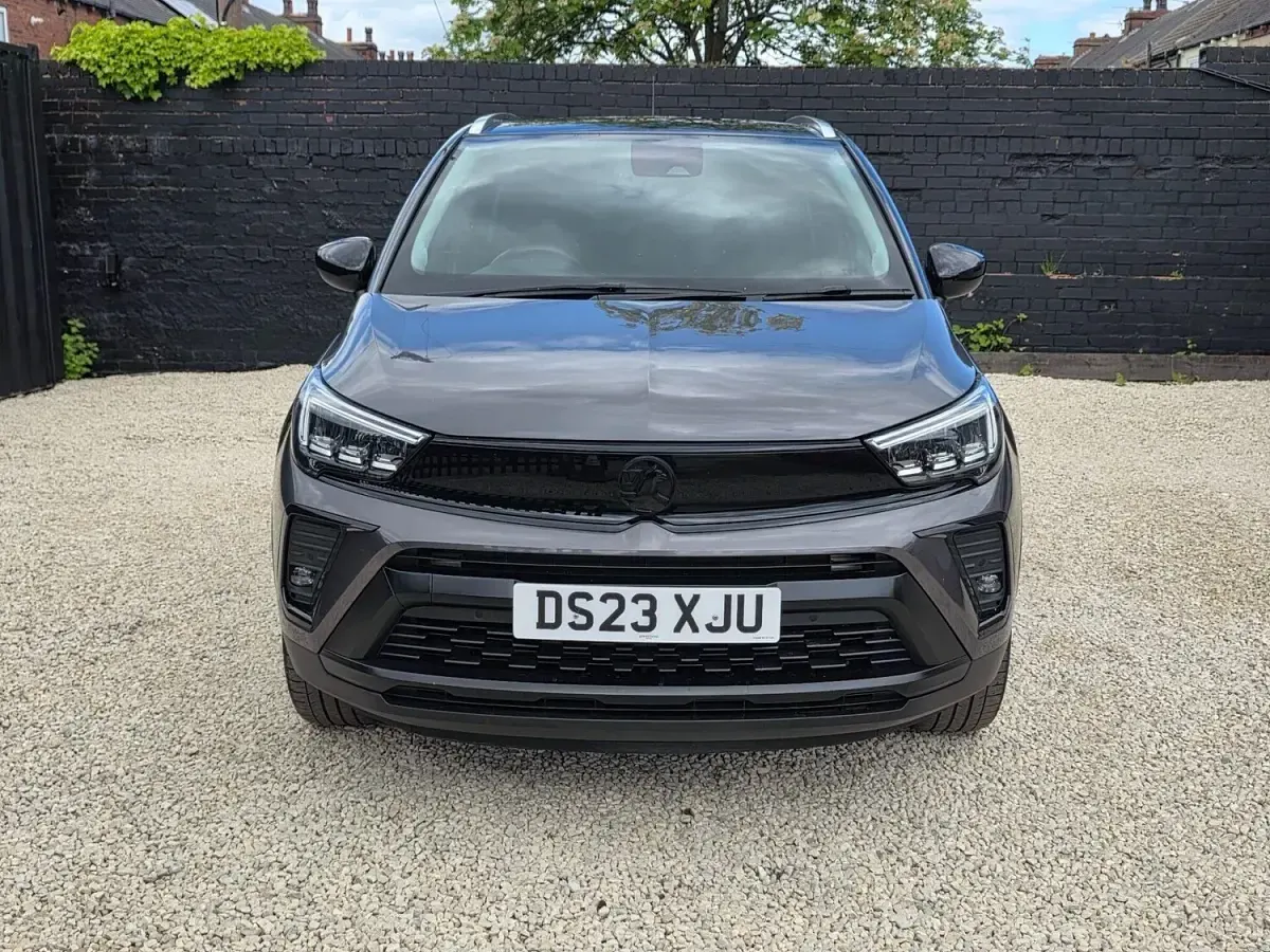 Begagnad Vauxhall Crossland Ultimate 2023 Grå SUV