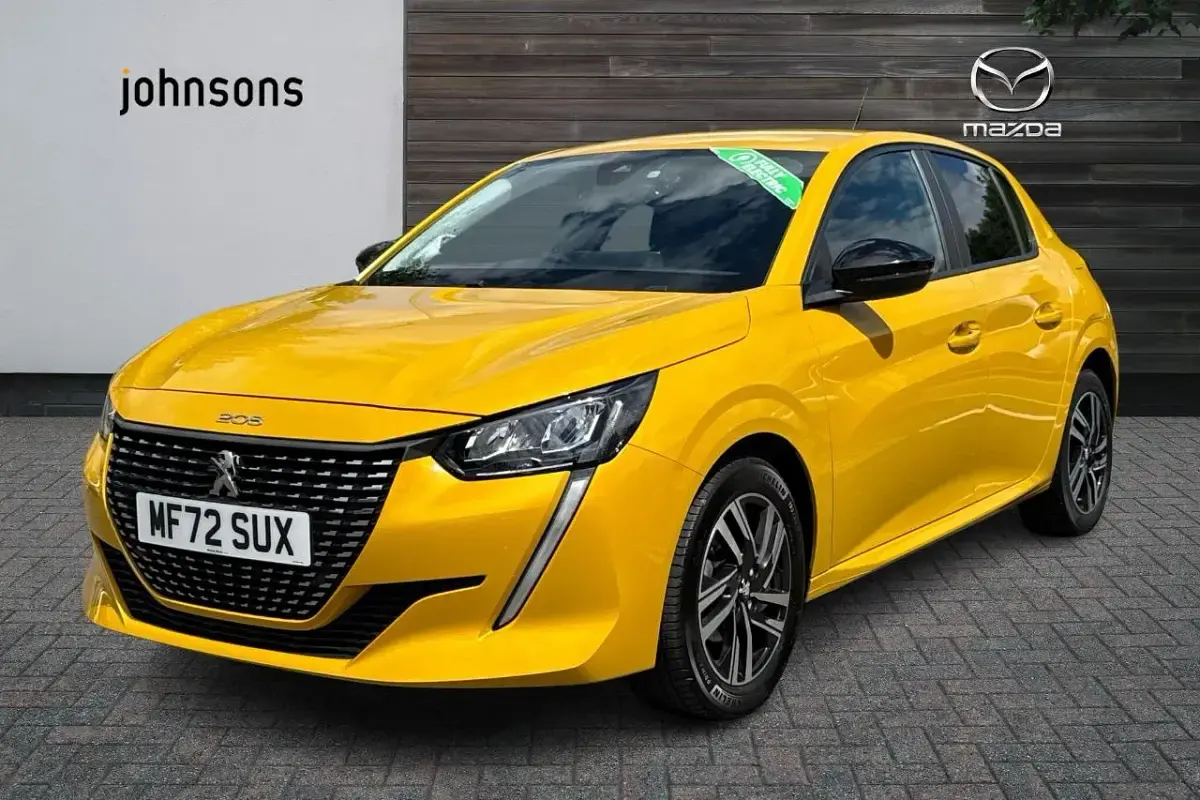 Used Peugeot 208 Active+ 74 HP (54 kW) 2023 Yellow Hatchback
