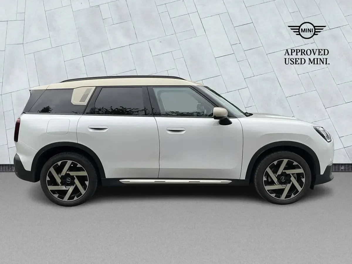 Used Mini Countryman Exclusive 170 HP (125 kW) 2026 White SUV