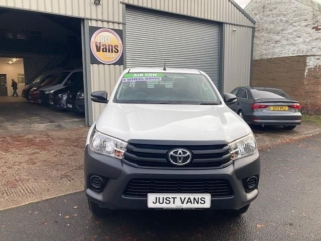 Used Toyota HiLux Active 2019 White Pickup