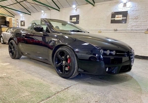 Black Used 2011 Alfa Romeo Spider Cabriolet | £17,500 - Image 1/1