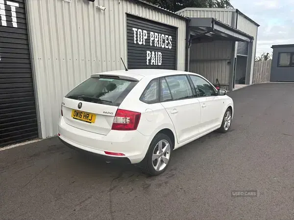 Used Skoda Rapid SE 103 HP (75 kW) 2016 White Hatchback