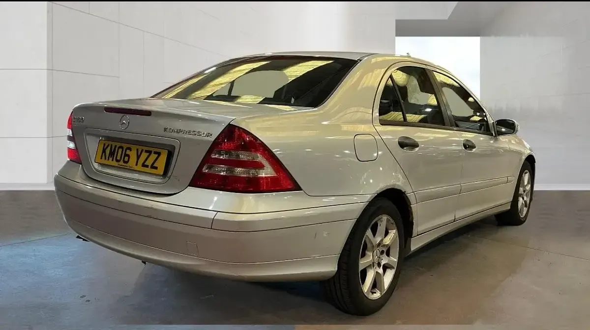 Used Mercedes C180 Classic 143 HP (105 kW) 2006 Silver Sedan