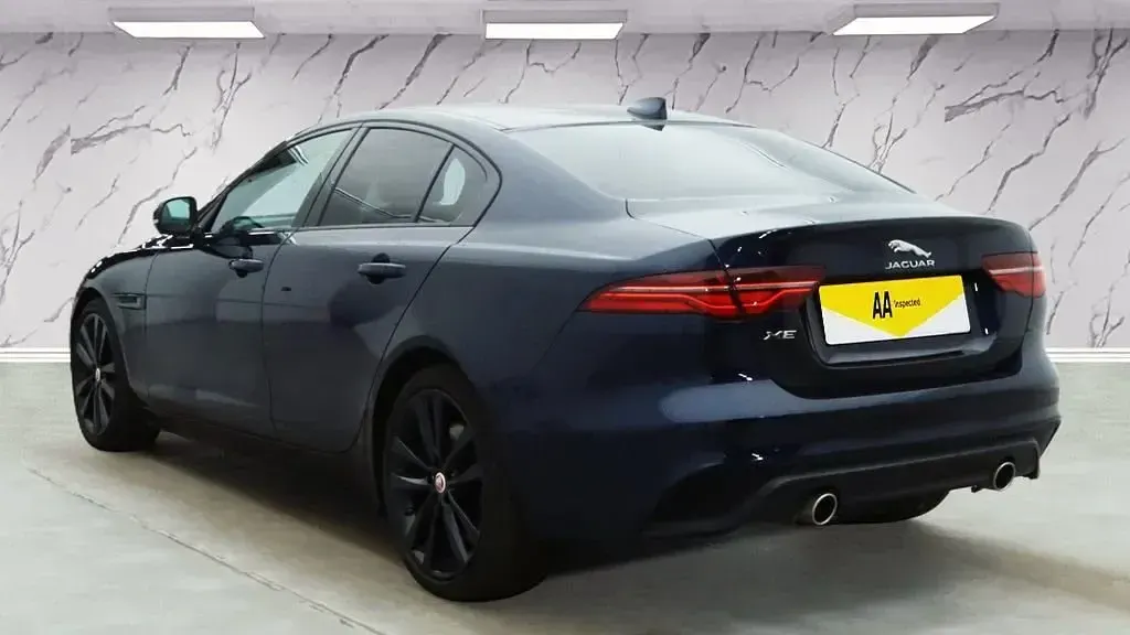 Begagnad Jaguar XE S 300 HK (220 kW) 2020 Blå Sedan