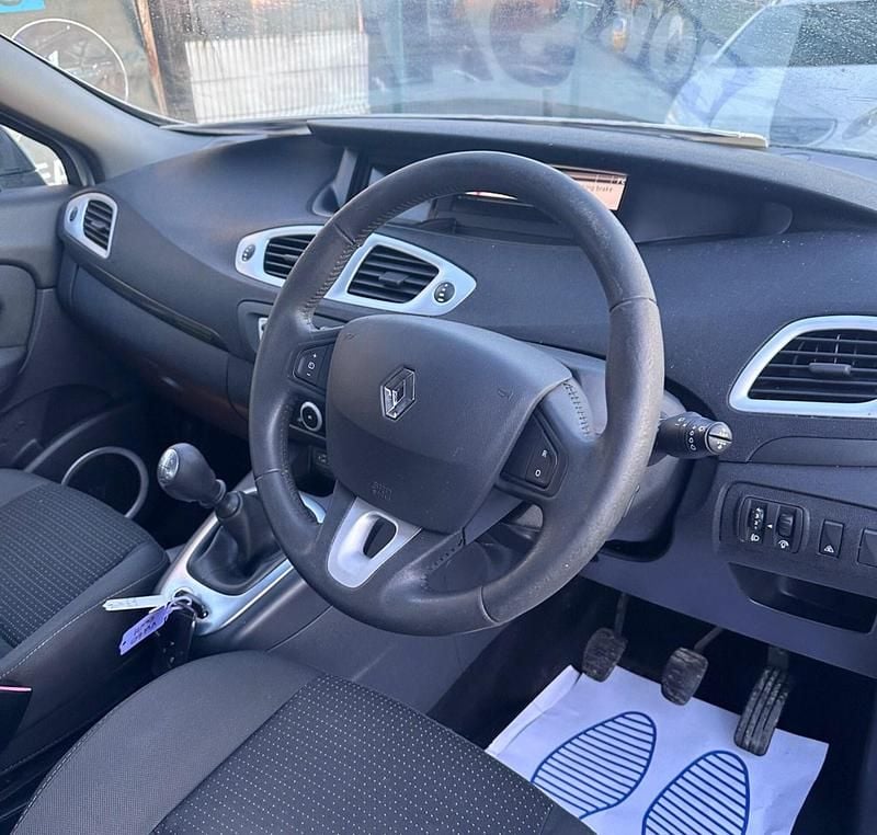 Used Renault Grand Scénic III Dynamique 2010 Silver MPV