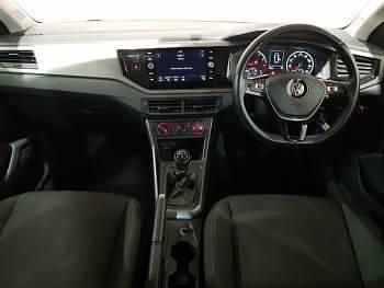 Used VW Polo SE 95 HP (69 kW) 2019 Red Hatchback