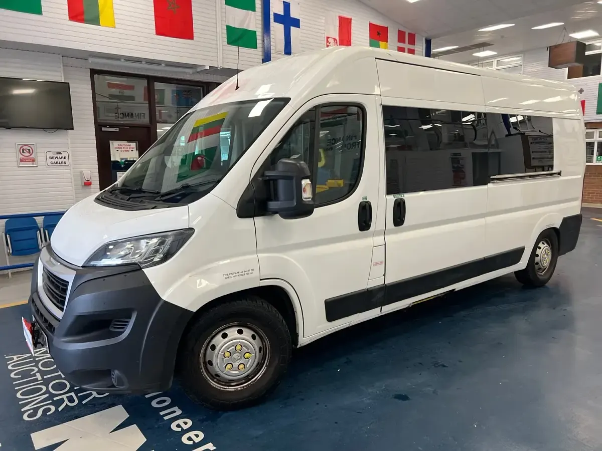 Used Peugeot Boxer 130 HP (95 kW) 2018 White Van