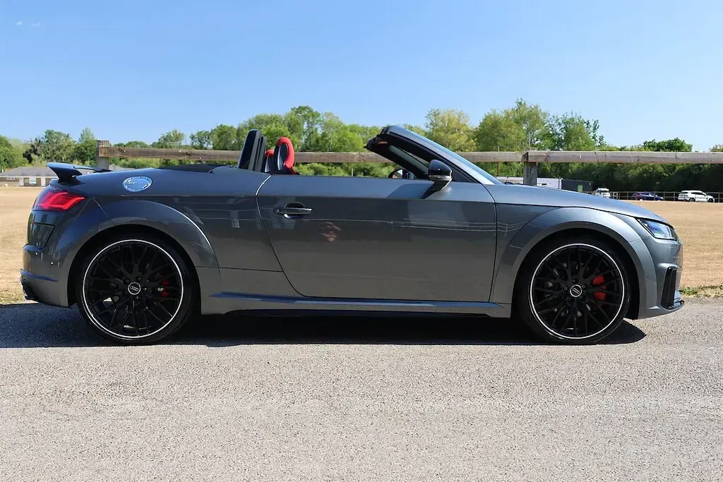 Used Audi TT Roadster Sport 315 HP (231 kW) 2021 Daytona grey Cabriolet