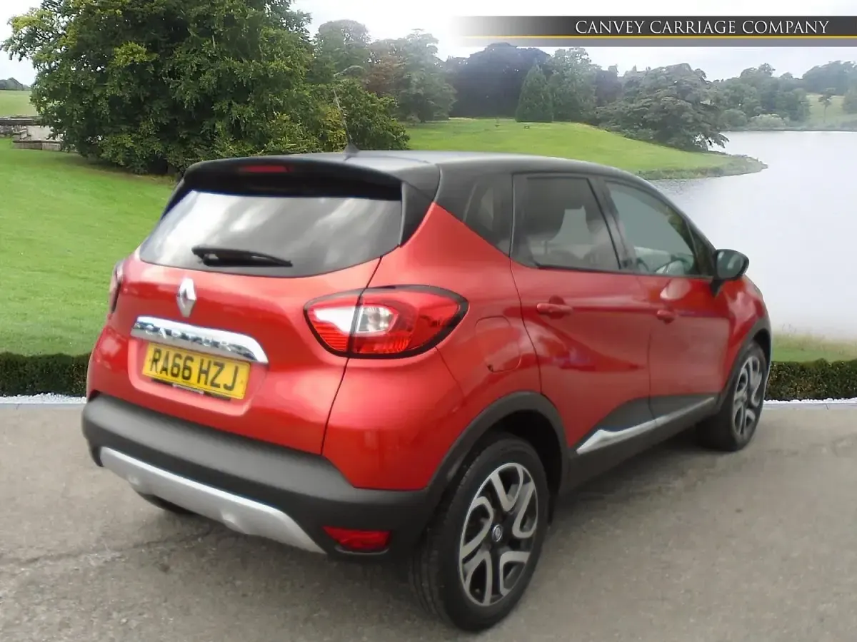 Usado Renault Captur Signature 90 CV (66 kW) 2016 Rojo SUV
