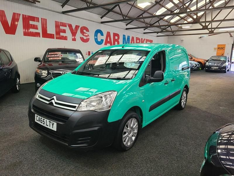 Used Citroën Berlingo 100 HP (73 kW) 2016 Green MPV