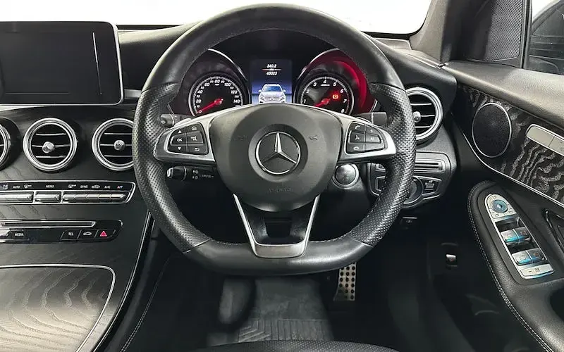 Used Mercedes GLC250 AMG 211 HP (155 kW) 2019 Blue SUV