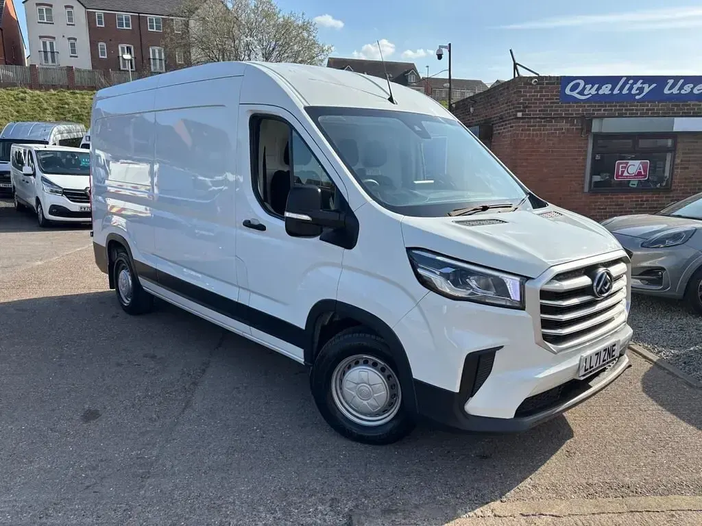 Usado Maxus V90 161 HP (118 kW) 2022 Branco Van