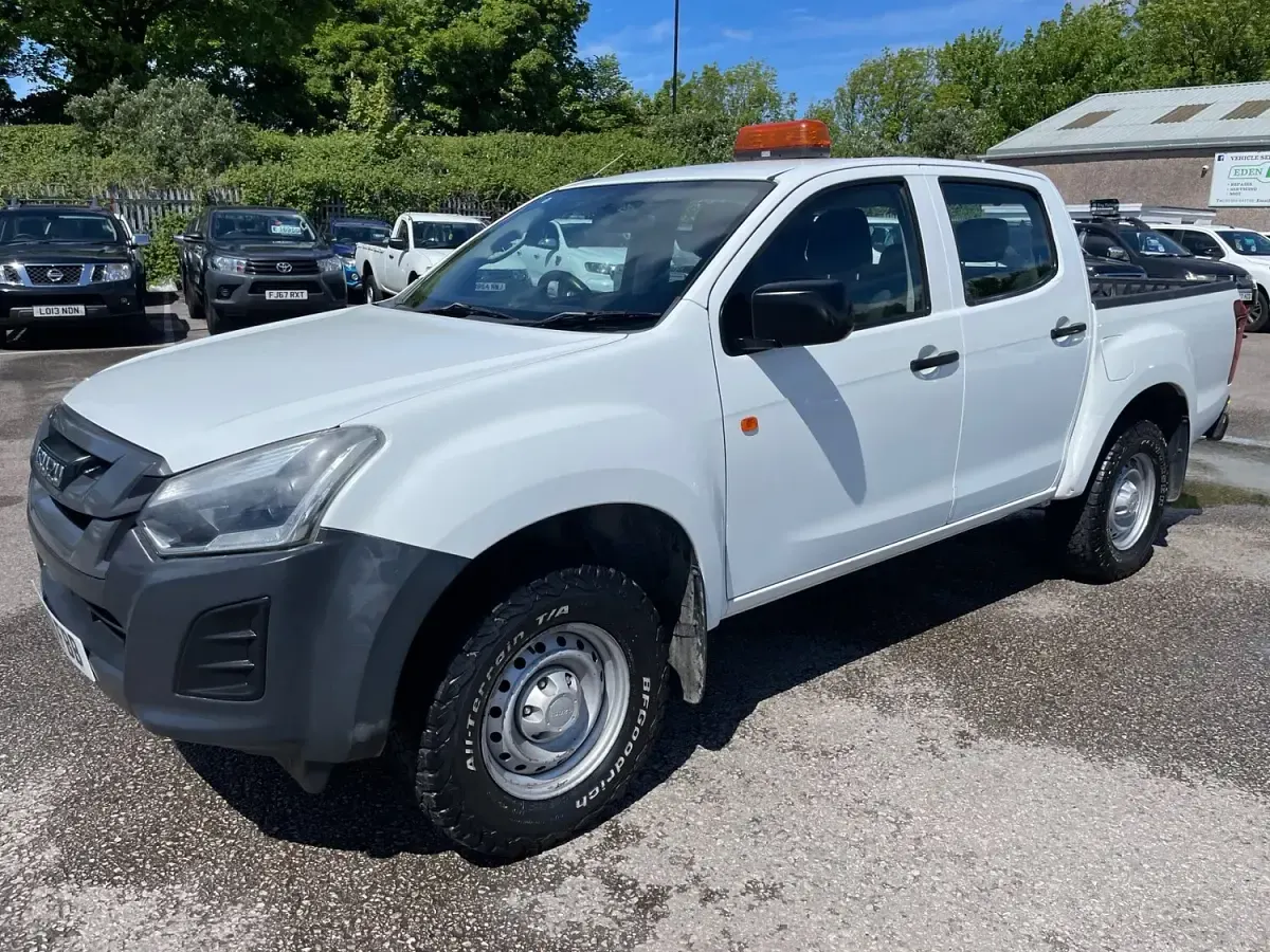 Used Isuzu D-Max 164 HP (120 kW) 2019 White Pickup