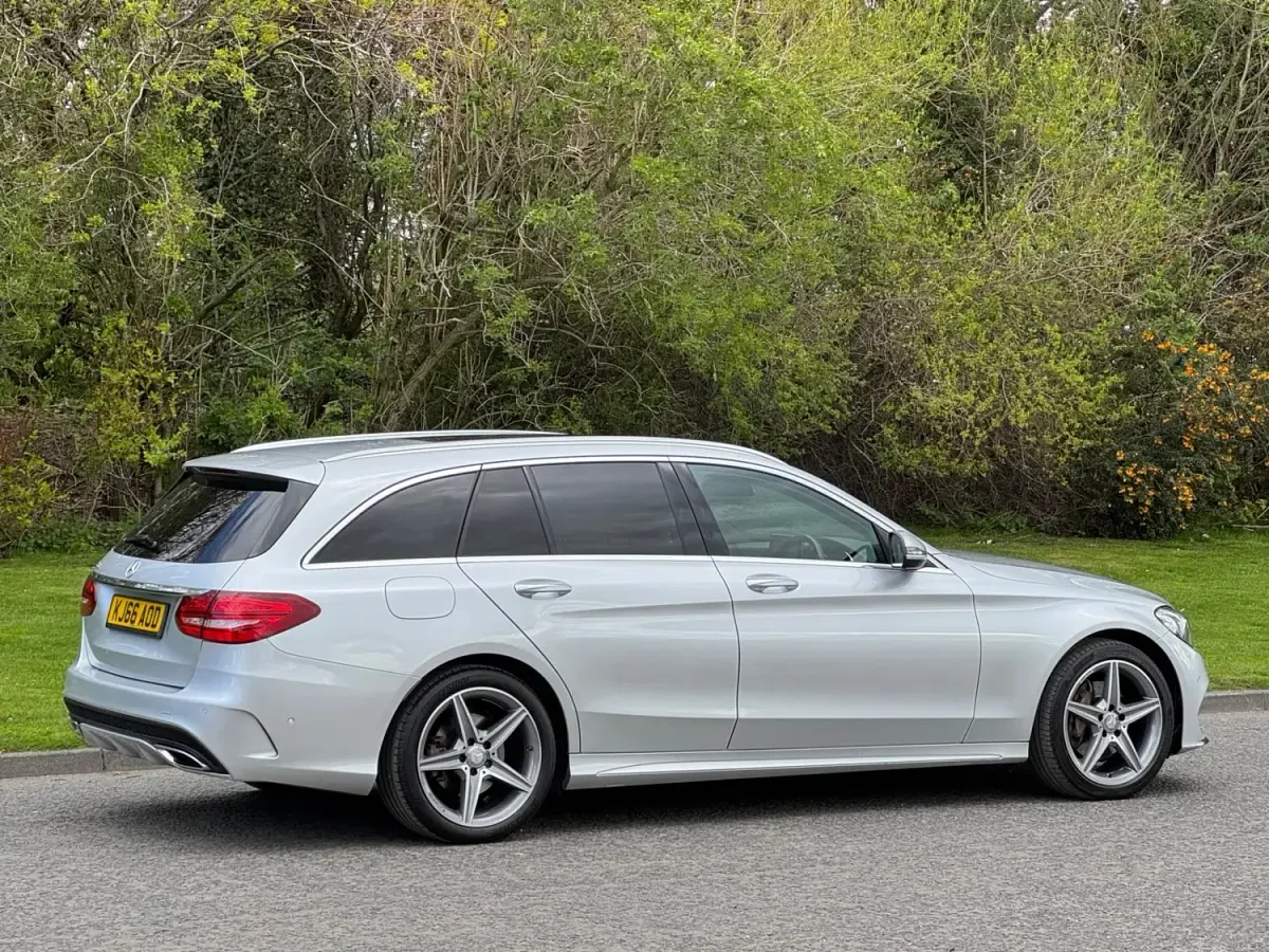 Second-hand Mercedes C220 AMG Line Premium Plus 170 CP (125 kW) 2017 Argintiu Break