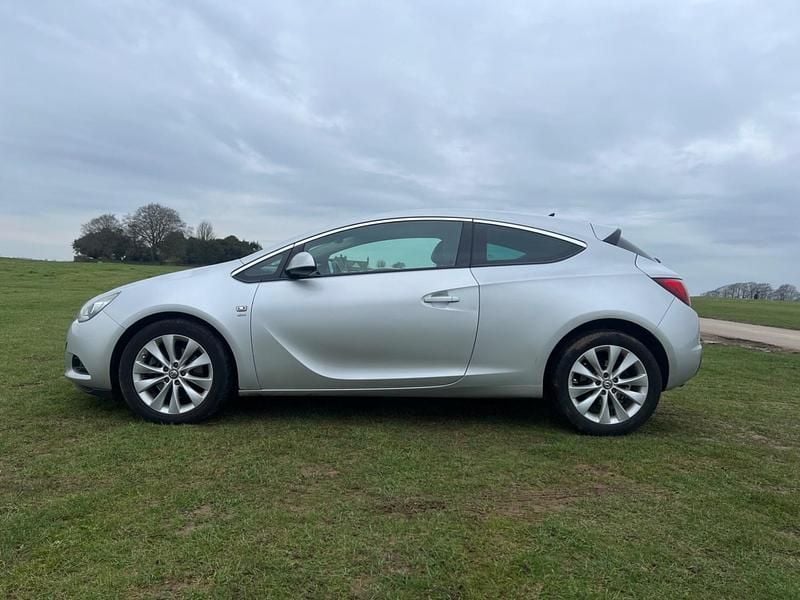 Used Vauxhall Astra GTC SRi 2012 Silver Hatchback