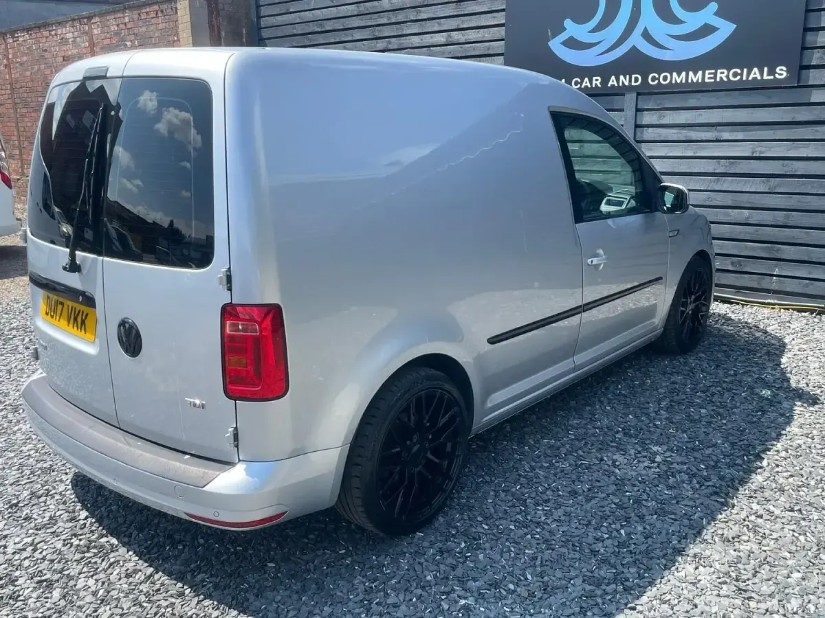 Used VW Caddy Highline 150 HP (110 kW) 2017 Silver MPV