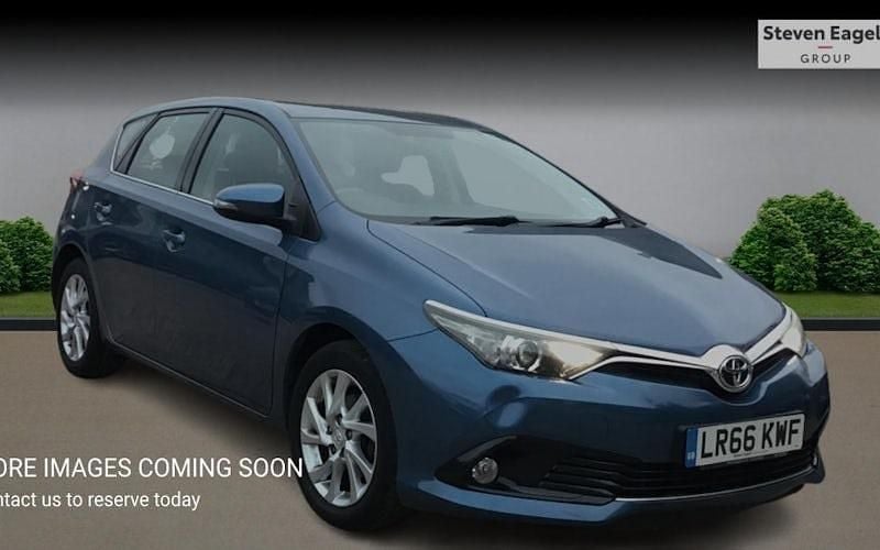 Used 2016 Toyota Auris Hatchback | £8,429 (Fair price) - Image 1/4