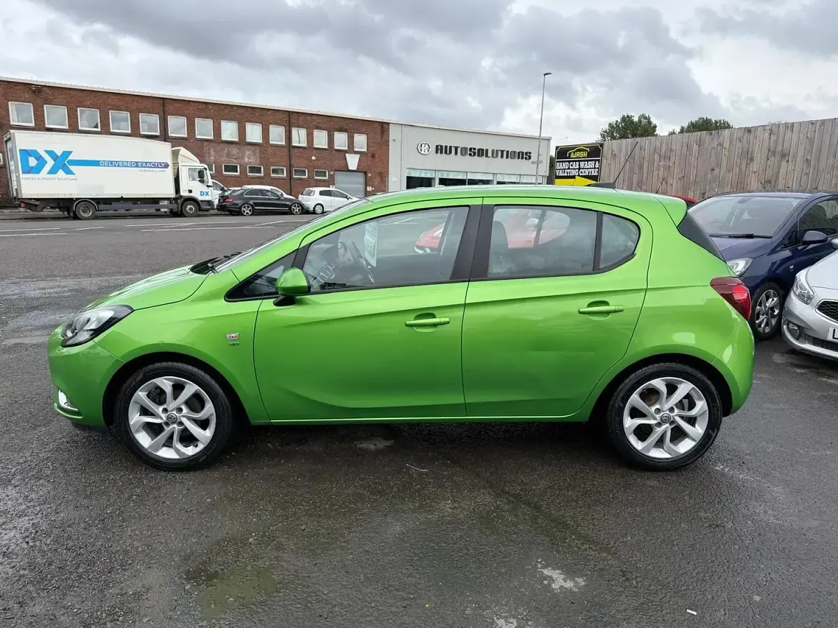 Used Vauxhall Corsa SRi 70 HP (51 kW) 2016 Green Hatchback