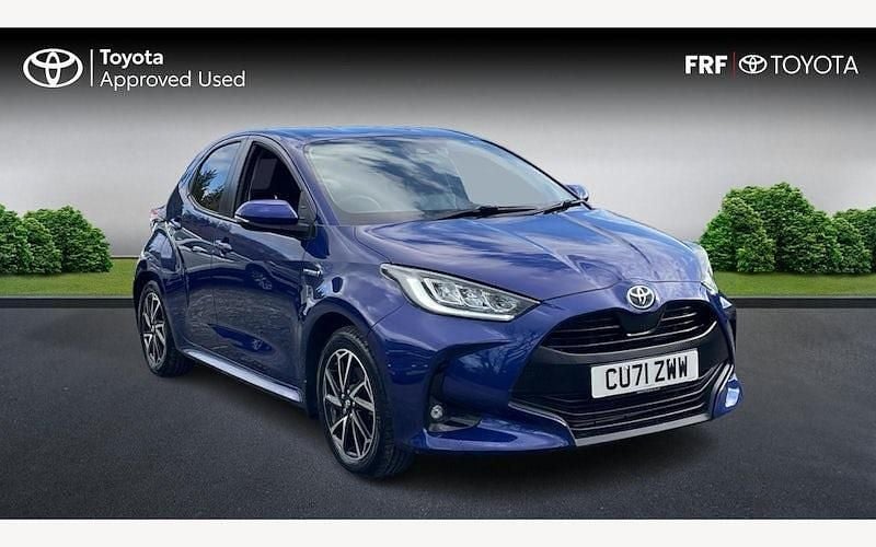 Used 2025 Toyota Yaris Hybrid Design Hatchback | £15,745 (Super price) - Image 1/4