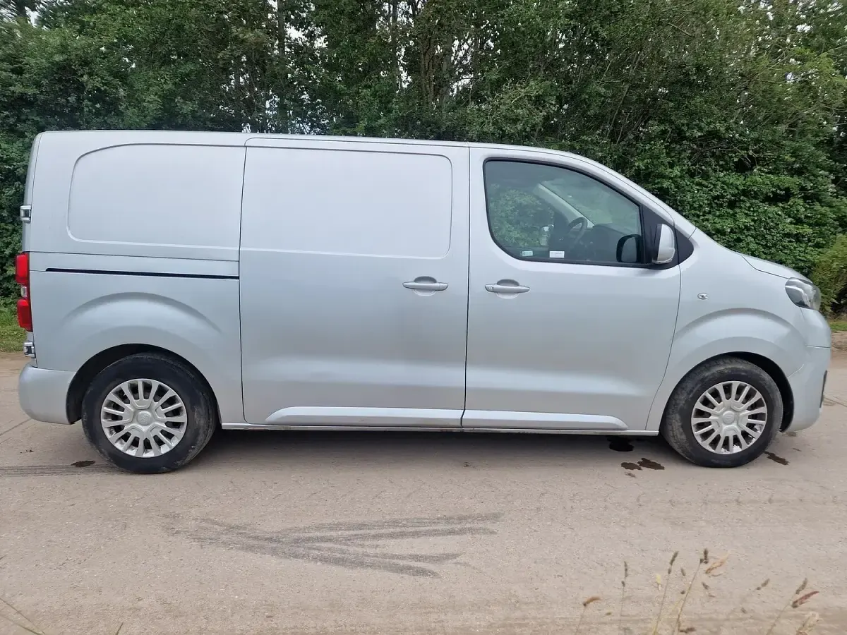 Used Toyota Proace Comfort 114 HP (83 kW) 2018 Silver MPV