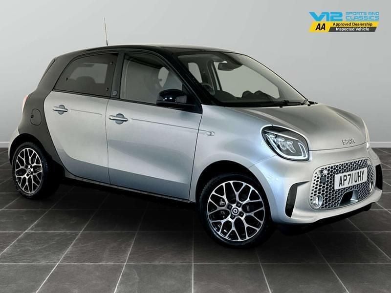 Silver/black Used 2021 Smart ForFour Electric Drive Exclusive Hatchback | £7,695 (Fair price) - Image 1/2