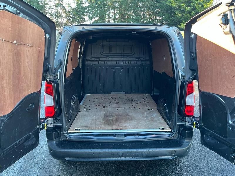 Used Vauxhall Combo 100 HP (73 kW) 2021 Grey Van