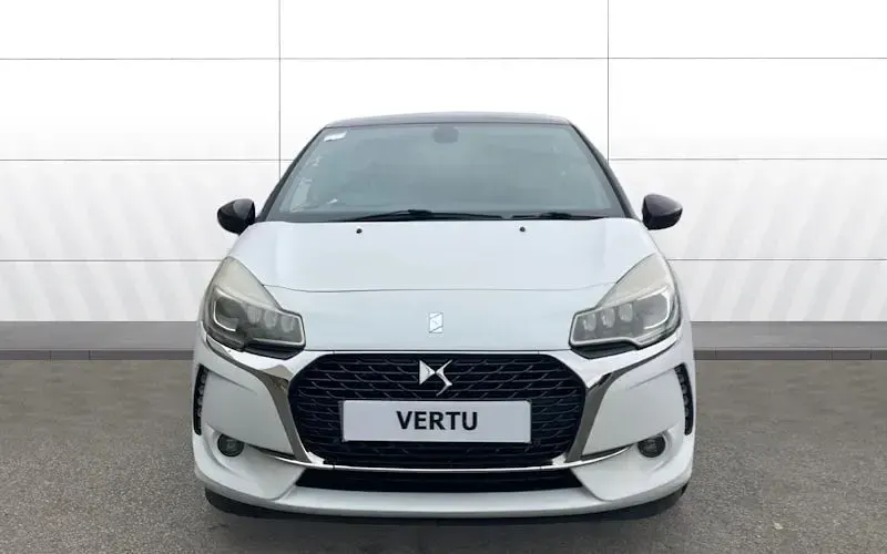 Used DS Automobiles DS3 110 HP (80 kW) 2017 White Hatchback