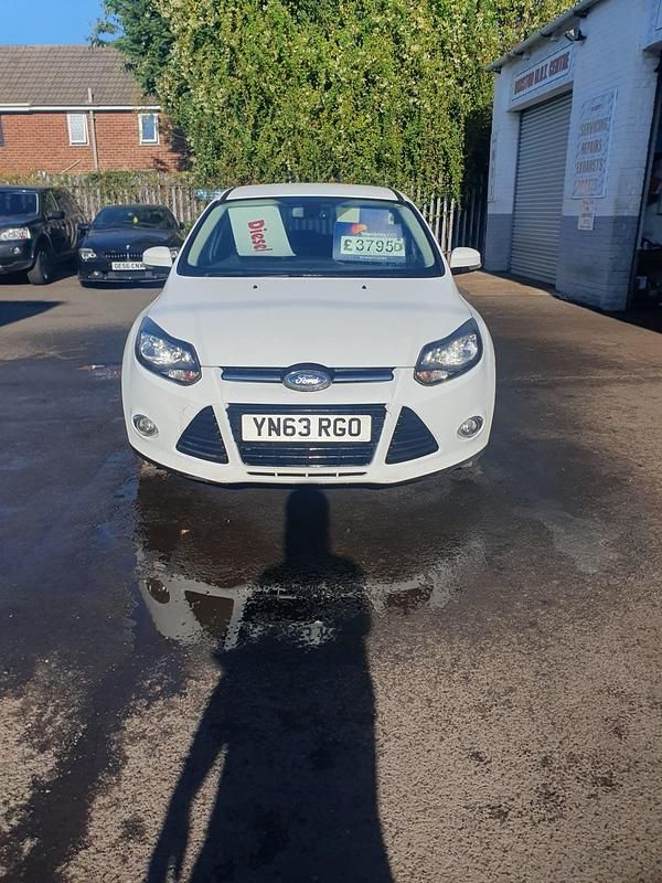 Used Ford Focus Titanium 2013 White Hatchback