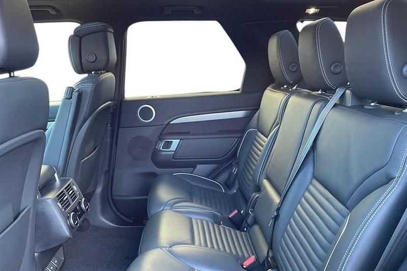 Used Land Rover Discovery 5 HSE Dynamic 300 HP (220 kW) 2024 Silver SUV